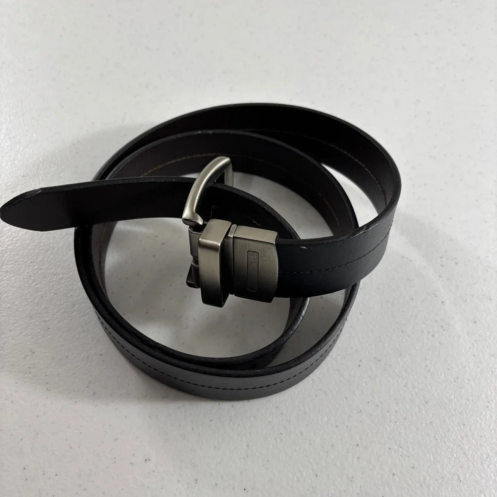 Fossil Mens Reversible Leather Belt Black Brown Silver Buckle Size 40 MB12240014